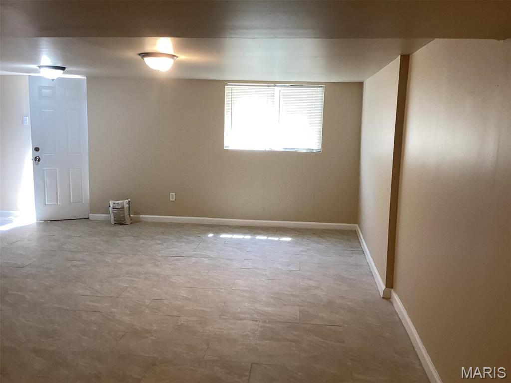 9858 Winkler Drive Property Photo 18