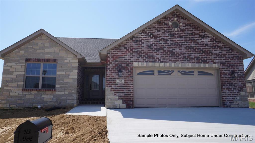2028 Ravenel Property Photo 1