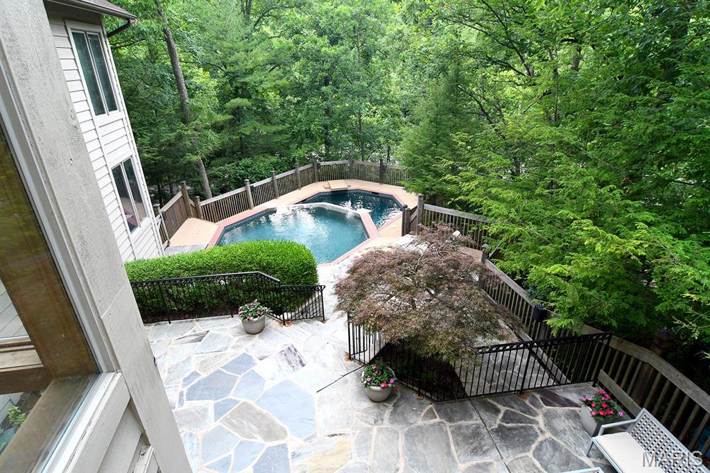 1406 W Adams Property Photo 2