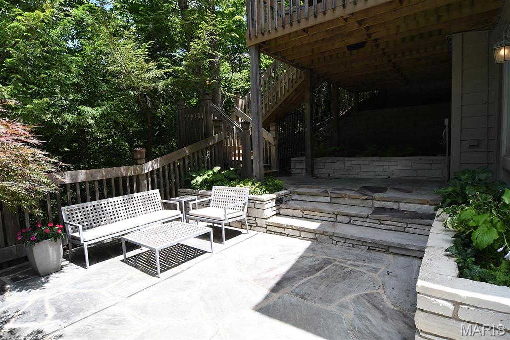 1406 W Adams Property Photo 3