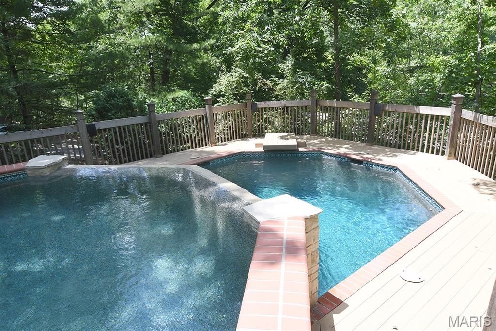 1406 W Adams Property Photo 6