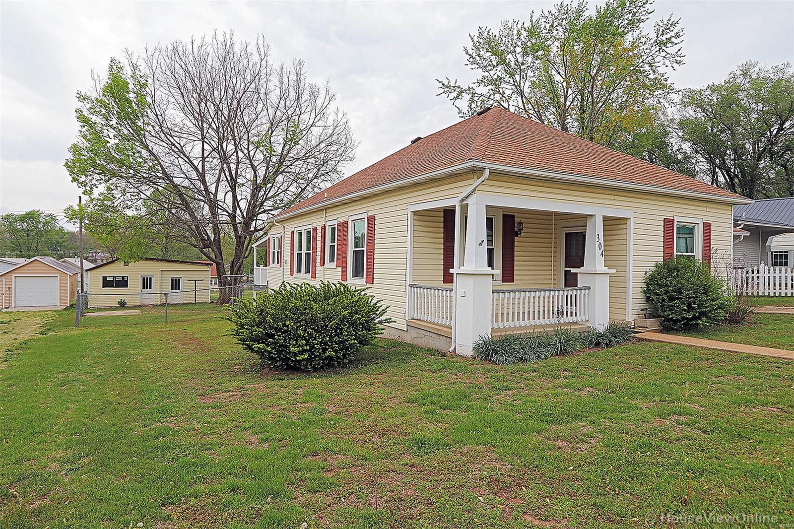 304 Reuter Street Property Photo