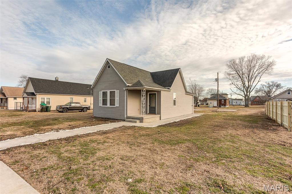 1656 3rd Street Property Photo 2