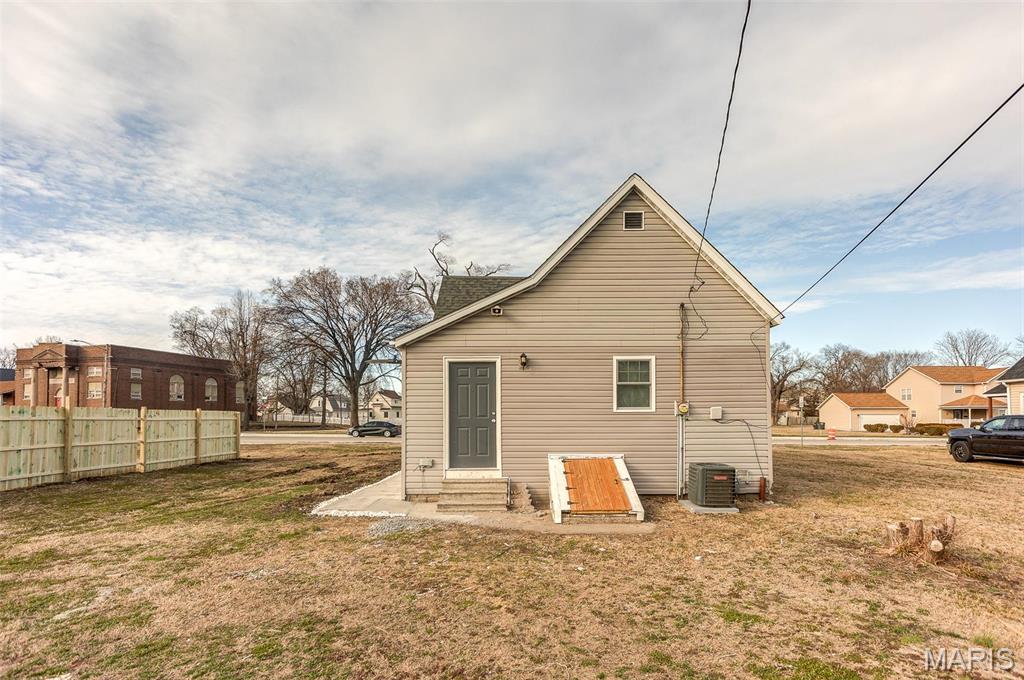 1656 3rd Street Property Photo 23
