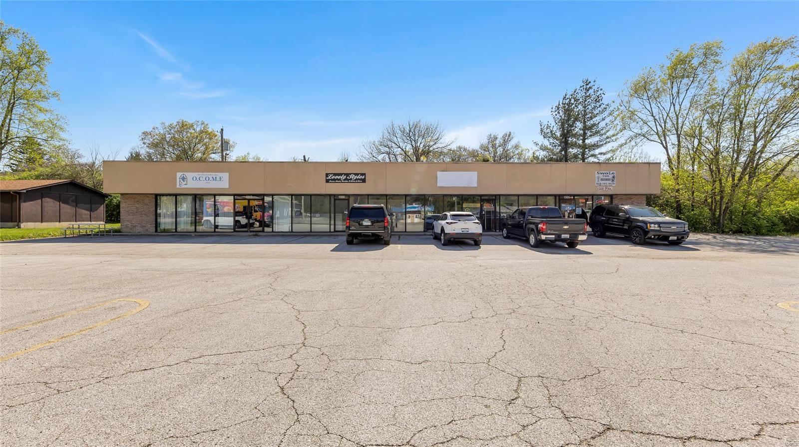 1913 N Belt Property Photo