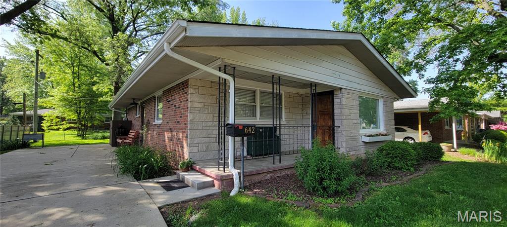642 Notre Dame Avenue Property Photo 1