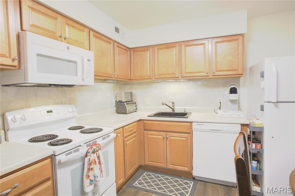 1912 Marine Terrace Drive C Property Photo 6