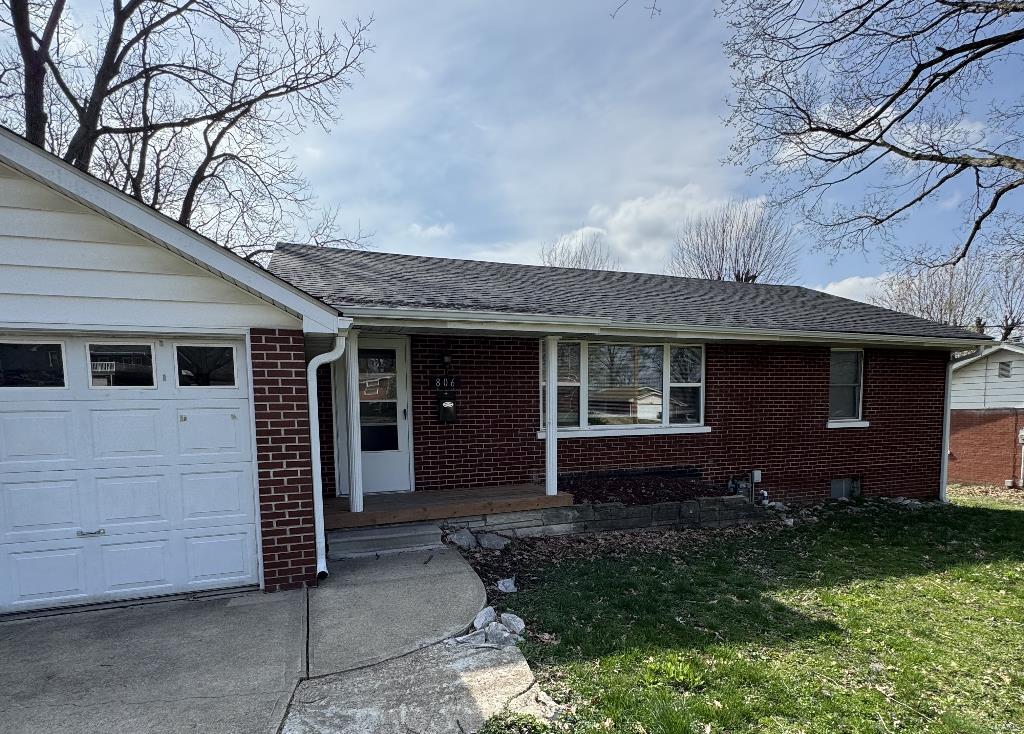 806 Valley Drive Property Photo