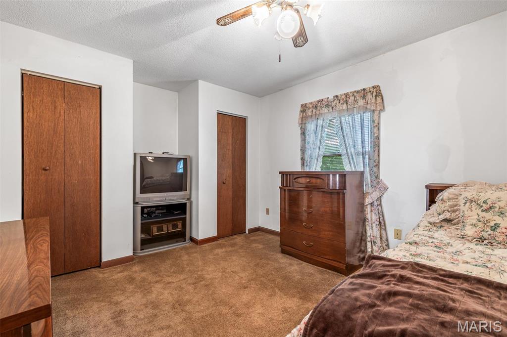 4918 Oakridge Drive Property Photo 14