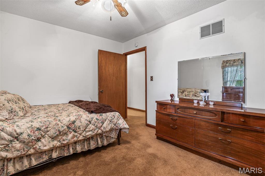 4918 Oakridge Drive Property Photo 15