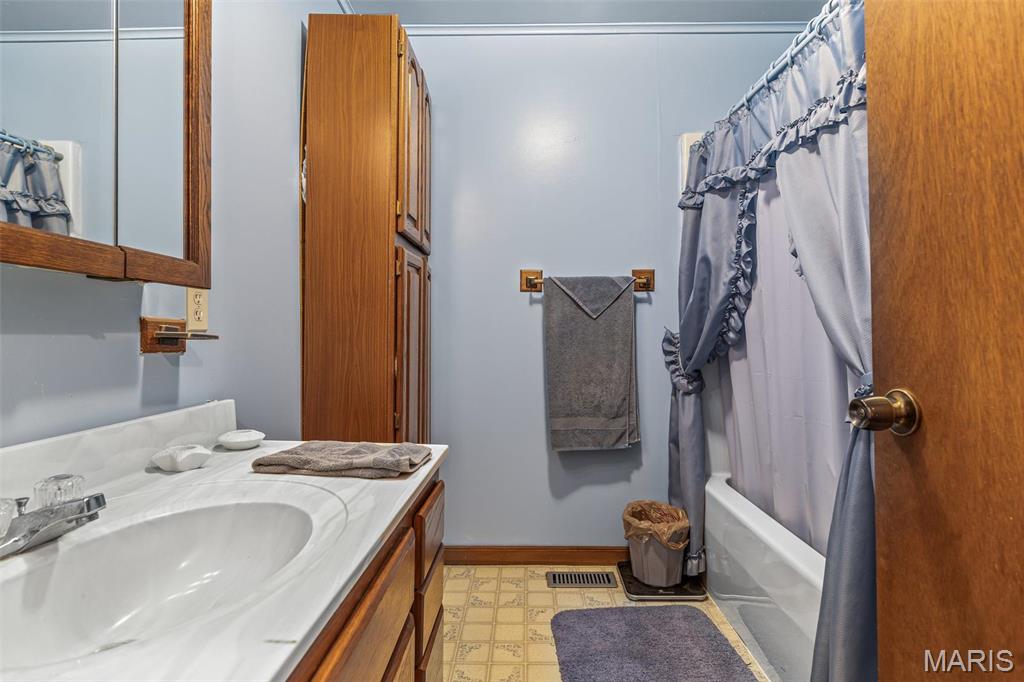 4918 Oakridge Drive Property Photo 17