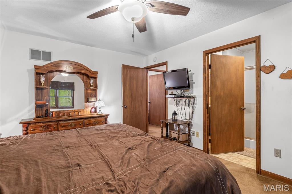 4918 Oakridge Drive Property Photo 19