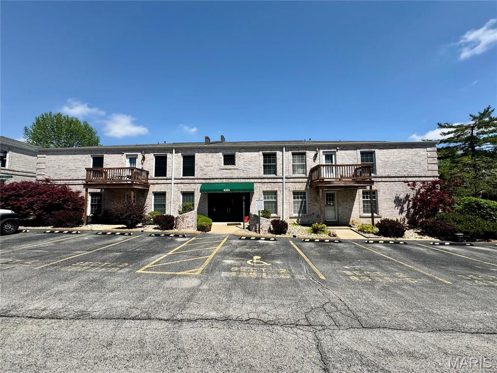 4351 Chateau De Ville Drive D Property Photo 1