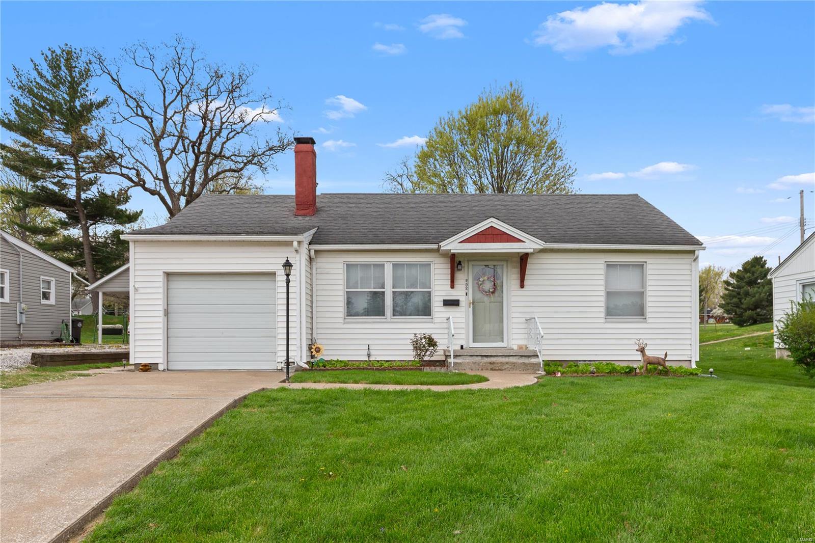 202 Snedeker Street Property Photo