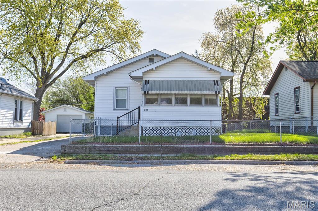 877 State Street Property Photo 1