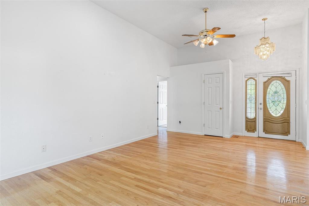 702 Oak Street Property Photo 6