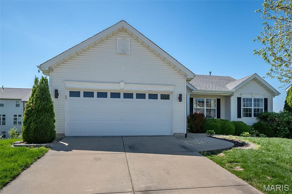 3637 Moorgate Court Property Photo 3