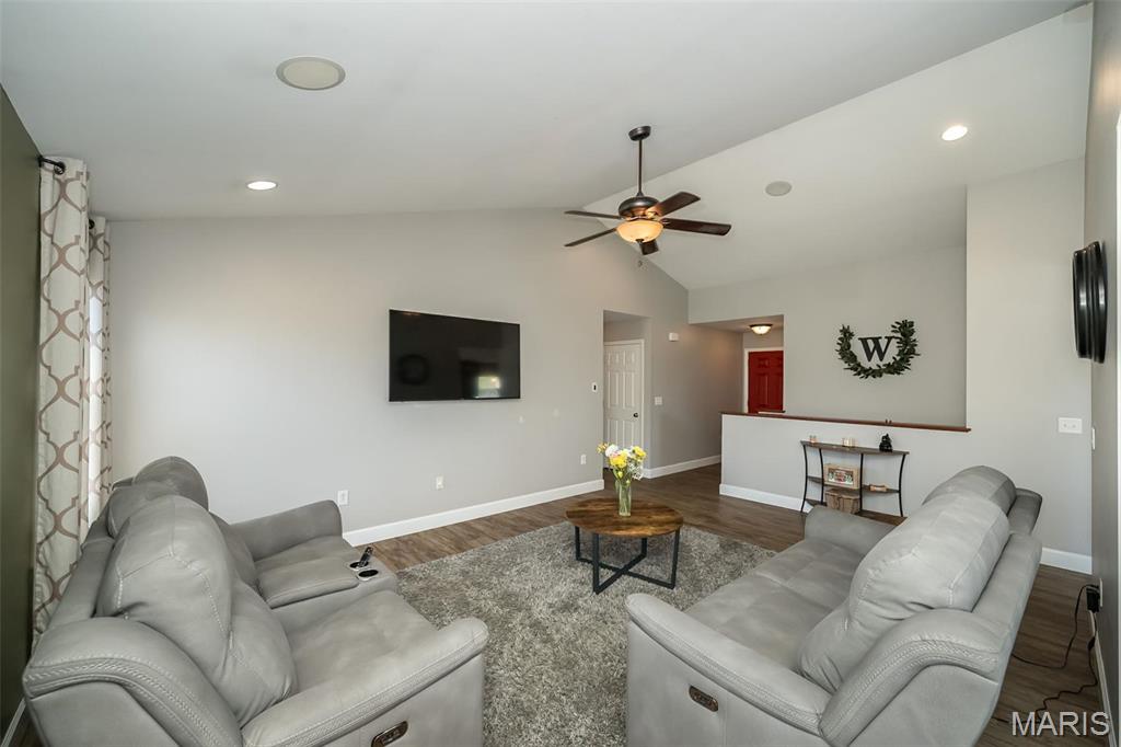 3637 Moorgate Court Property Photo 8