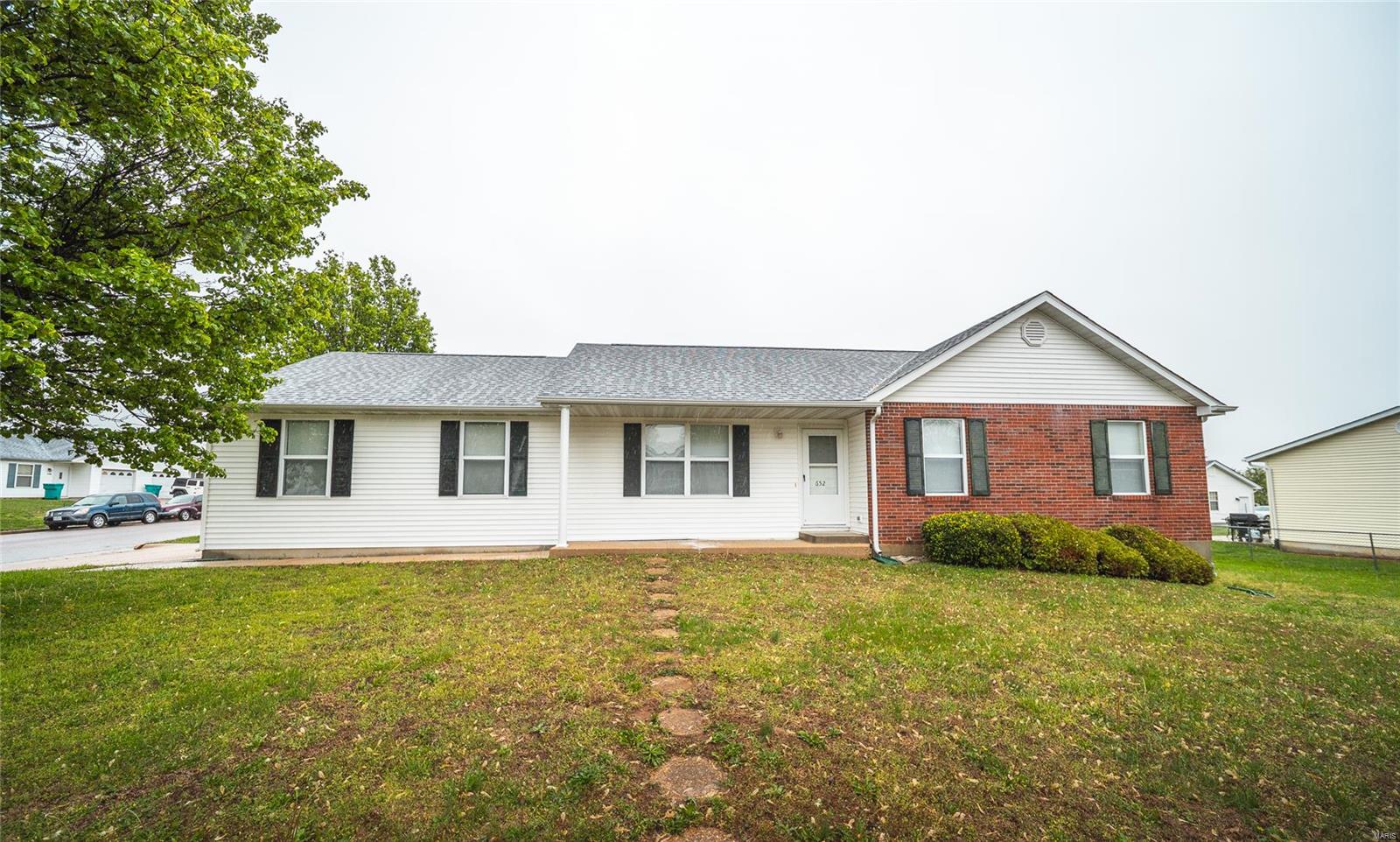 652 Falcon Drive Property Photo 1
