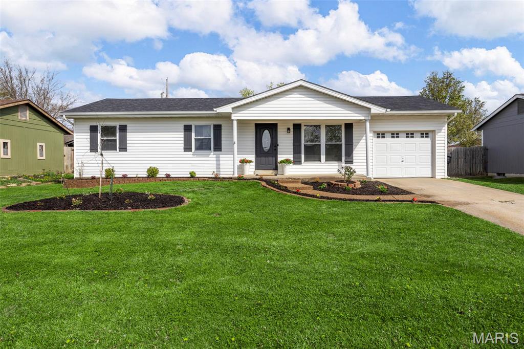 915 Countryside Drive Property Photo 1