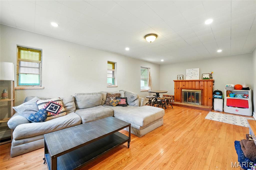 6211 Bixby Avenue Property Photo 3
