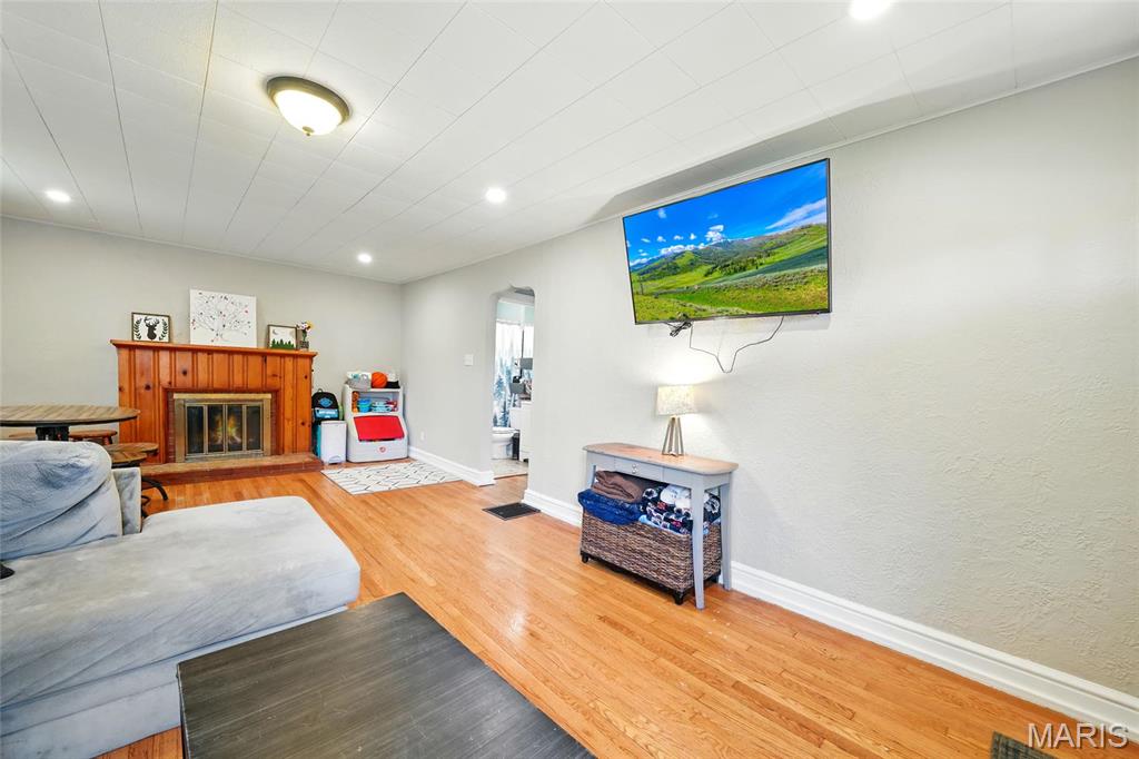 6211 Bixby Avenue Property Photo 4