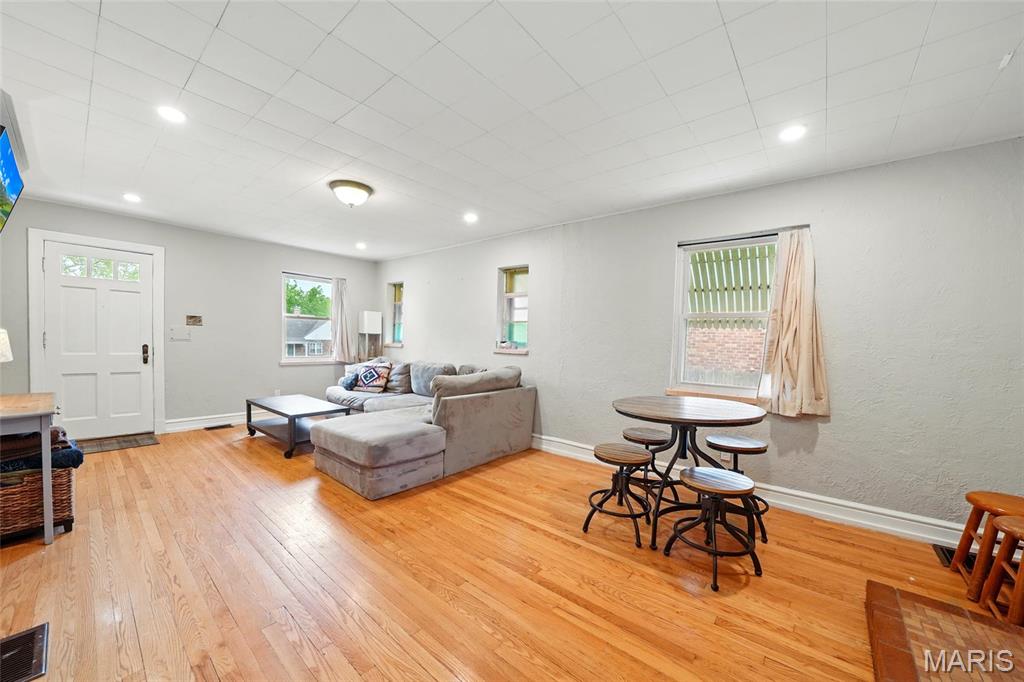 6211 Bixby Avenue Property Photo 6