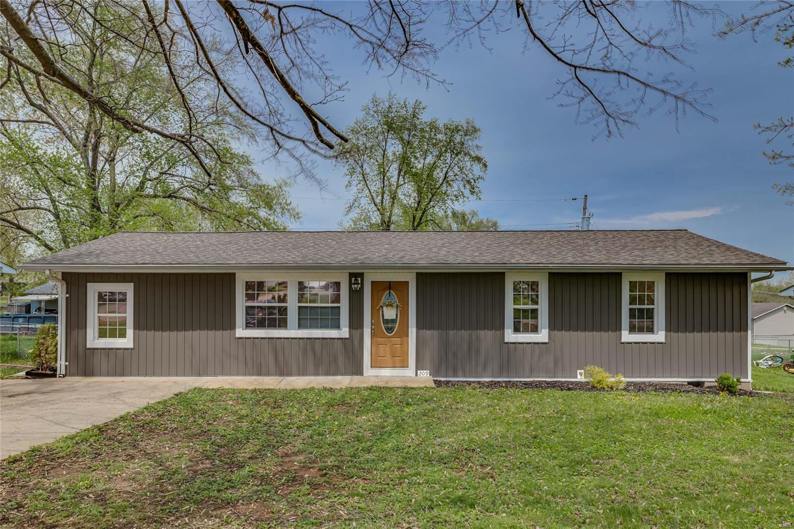 209 Columbia Street Property Photo