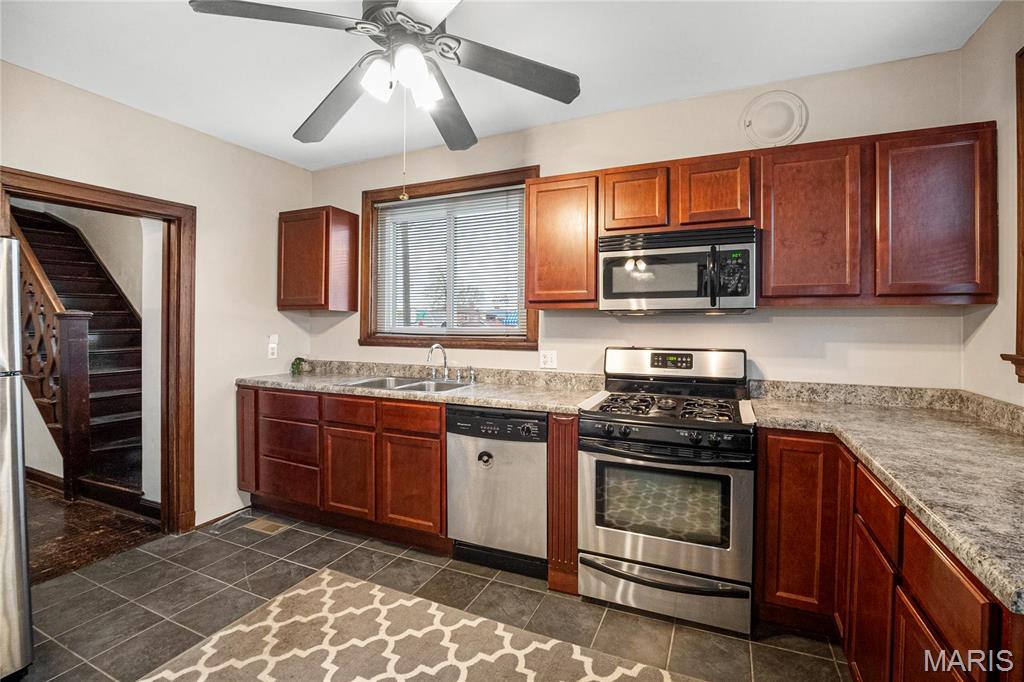 8700 Gravois Road Property Photo 3