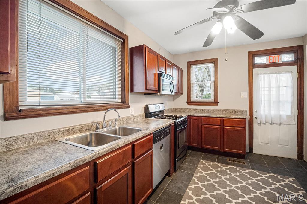 8700 Gravois Road Property Photo 4