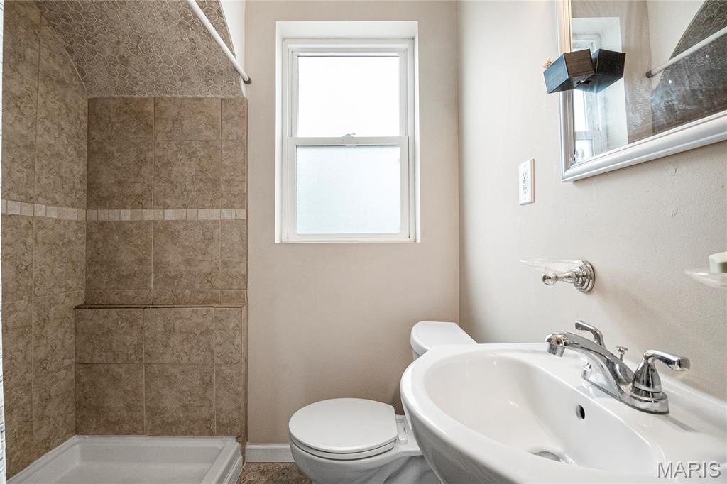 8700 Gravois Road Property Photo 11