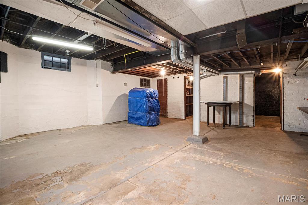 8700 Gravois Road Property Photo 28