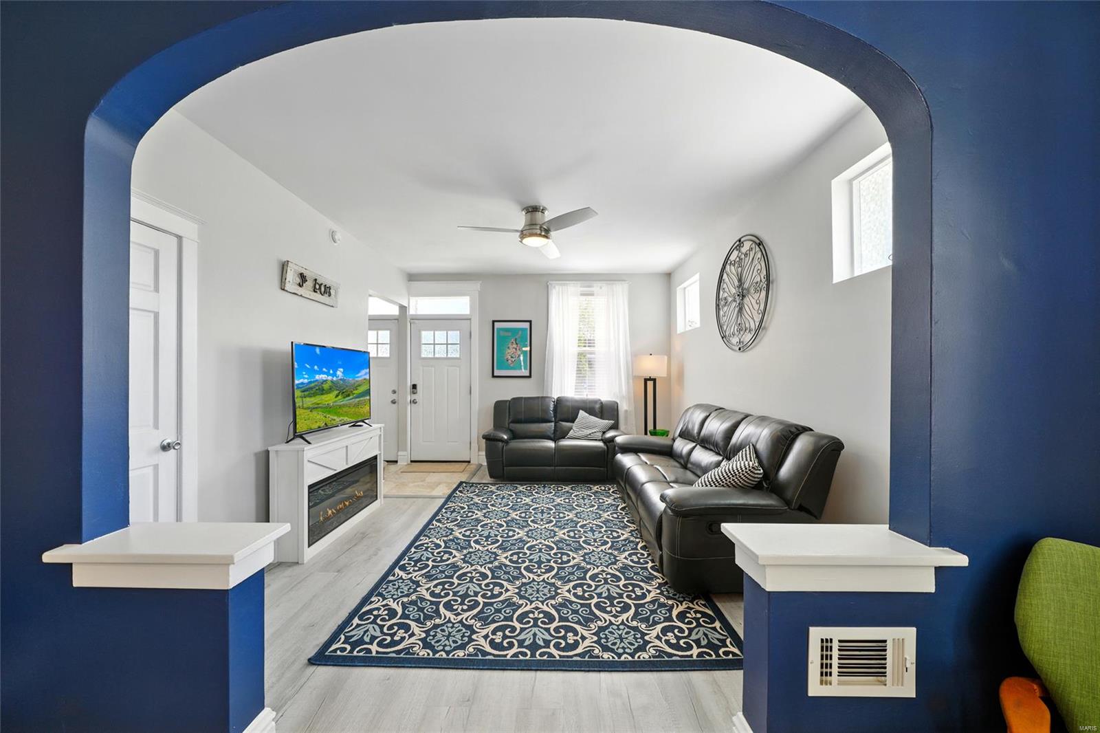 3843 S Compton Avenue Property Photo