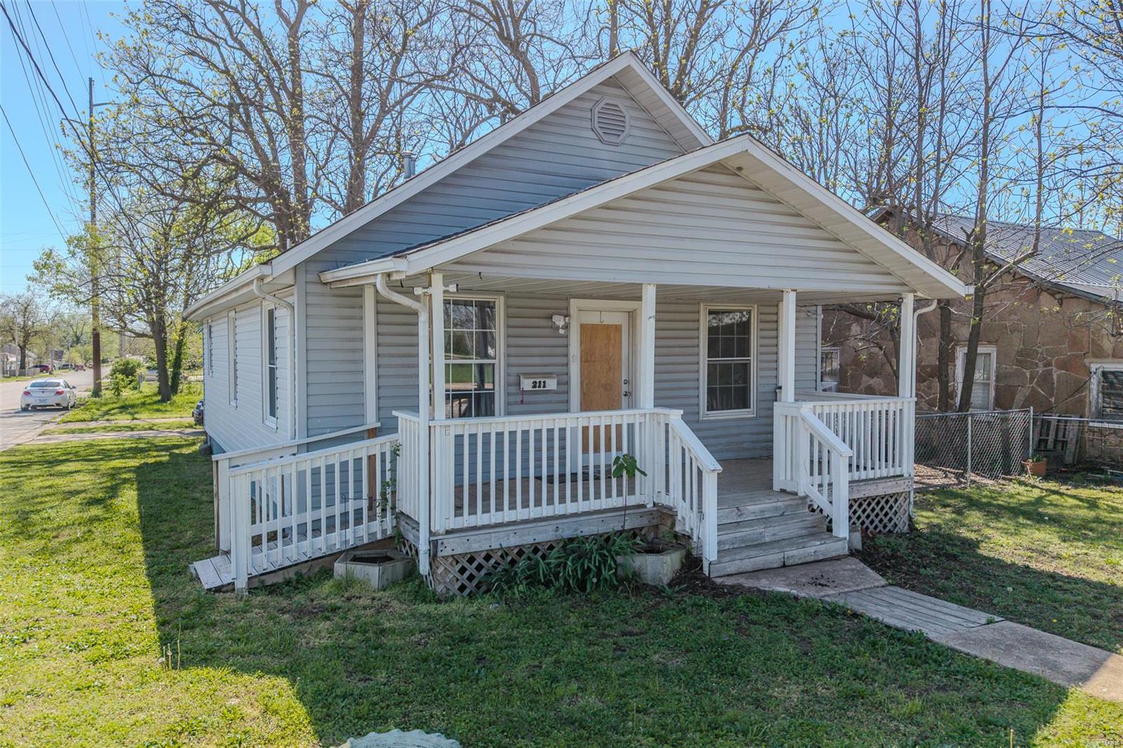 211 Van Buren Street Property Photo