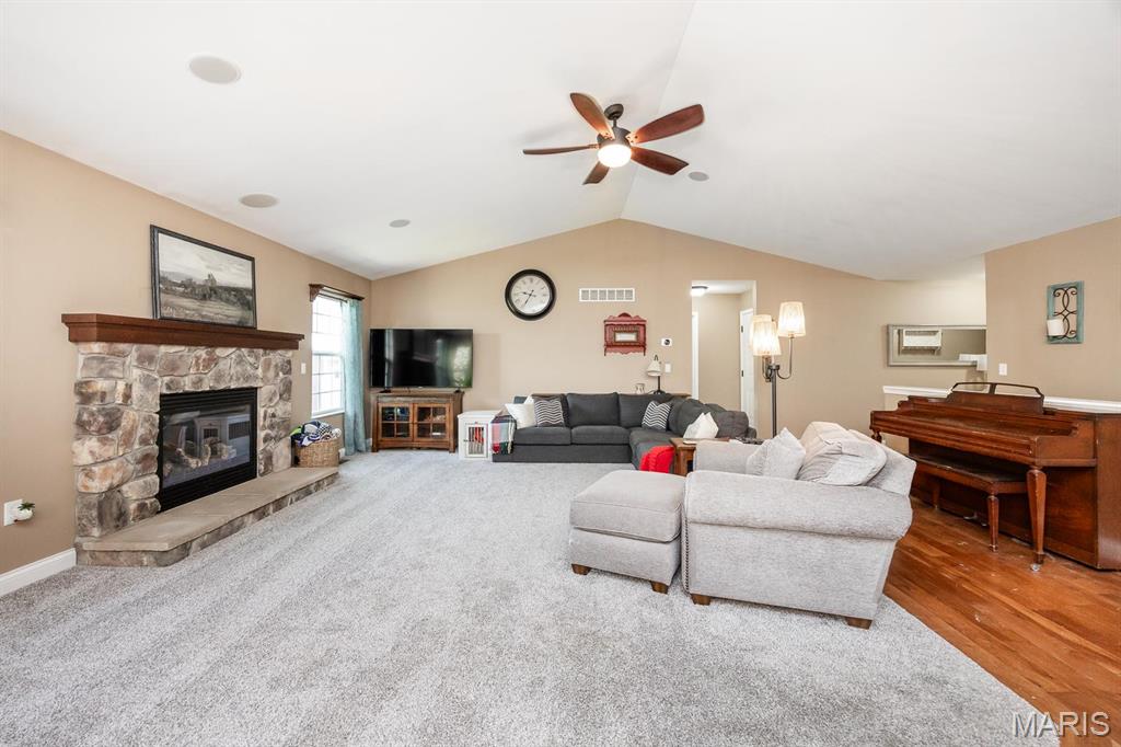 415 Turquoise Court Property Photo 6