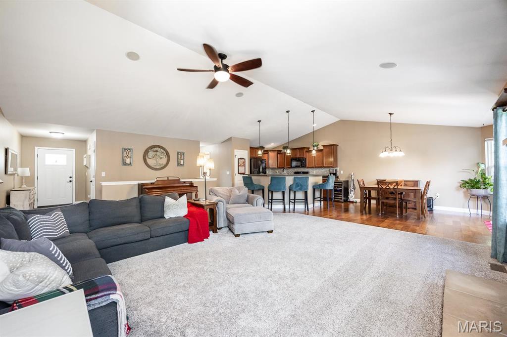415 Turquoise Court Property Photo 8