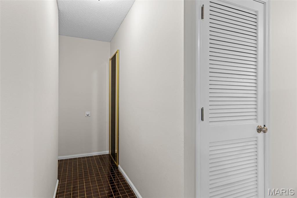 7000 Green Tee Court 2 Property Photo 4