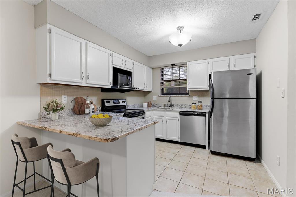 7000 Green Tee Court 2 Property Photo 8