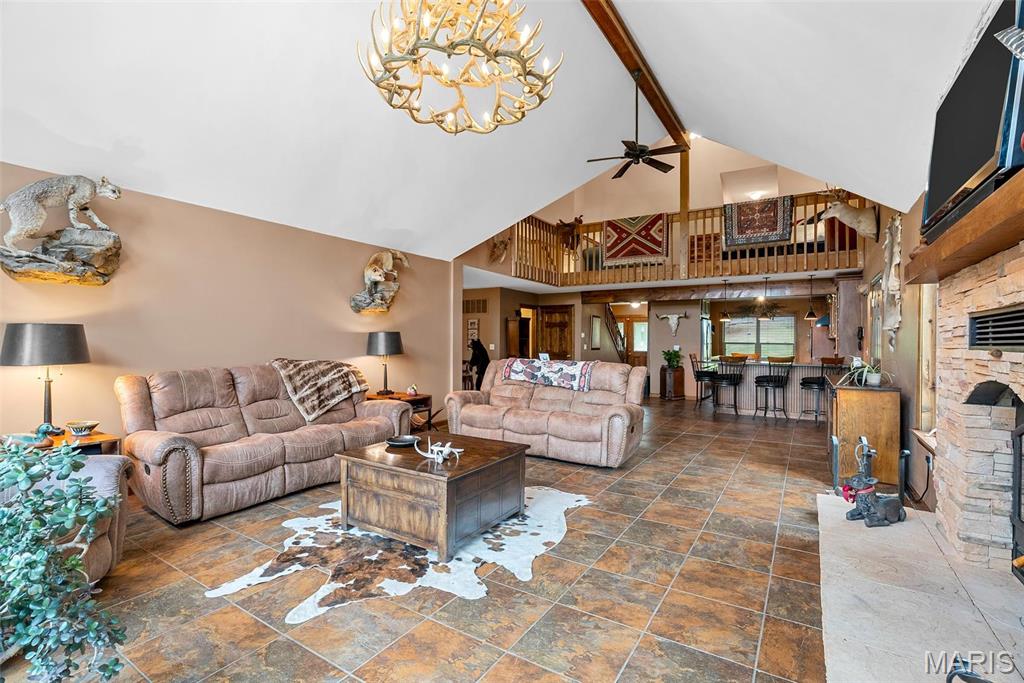 2595 State Road F Property Photo 8