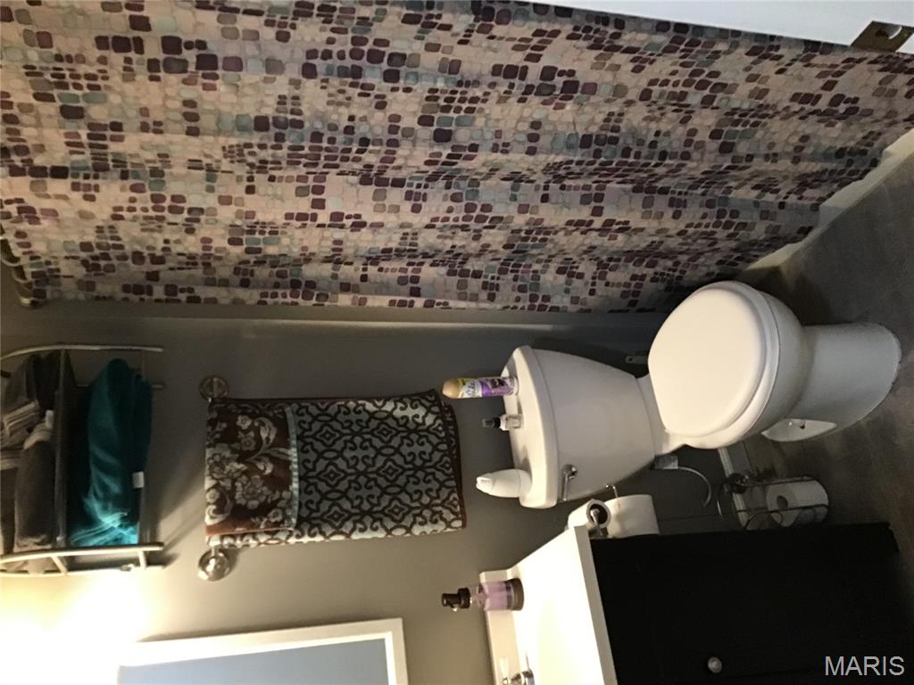 21 Wenona Ct. Property Photo 18