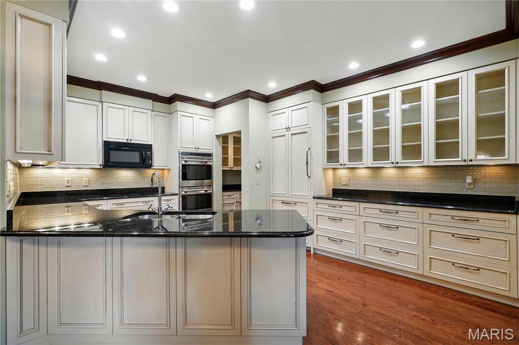 14021 Woods Mill Cove Drive Property Photo 3