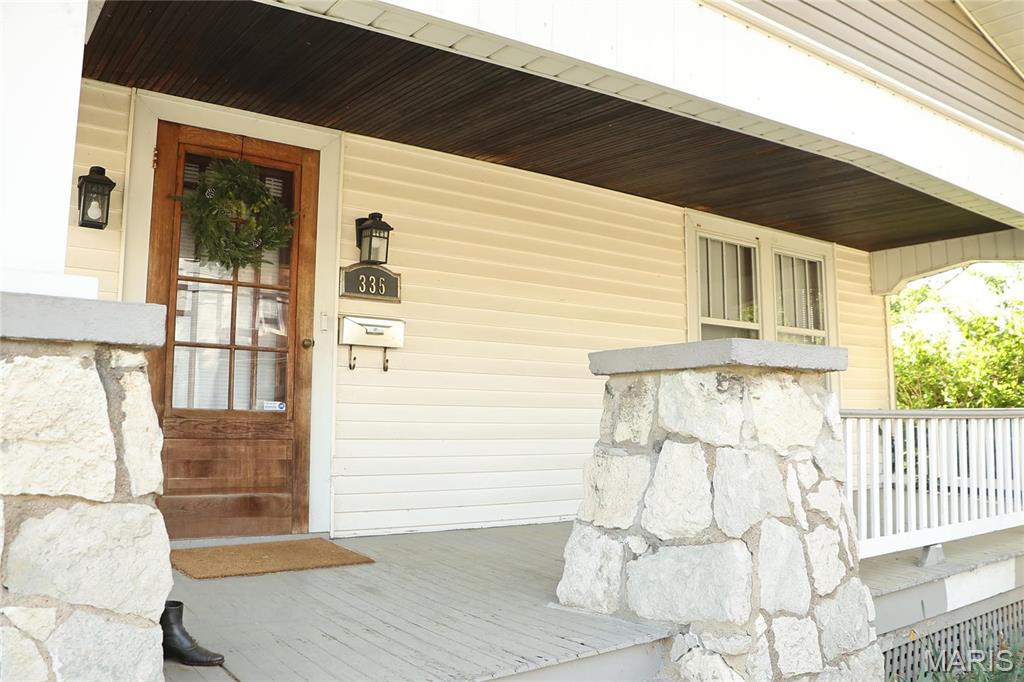 335 St Louis Avenue Property Photo 2