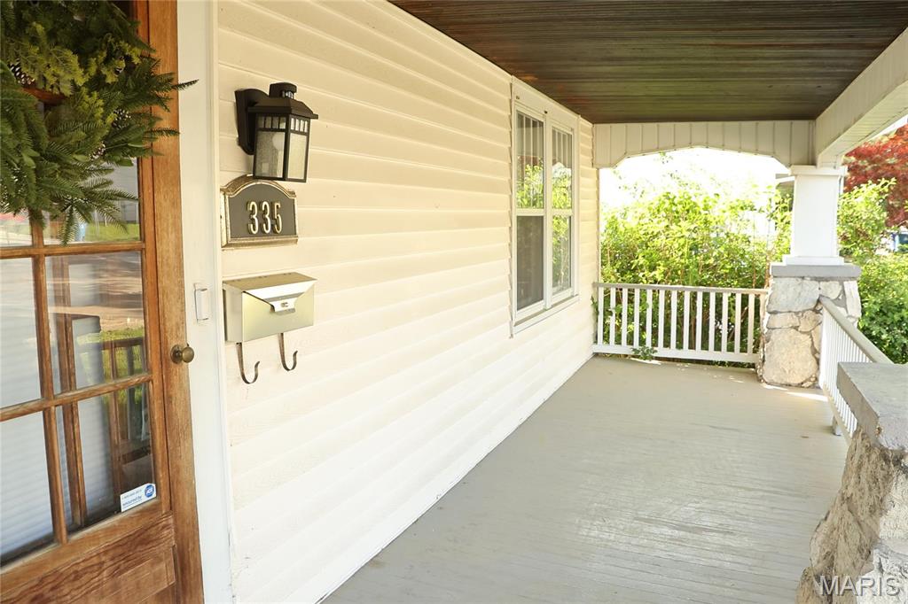 335 St Louis Avenue Property Photo 3