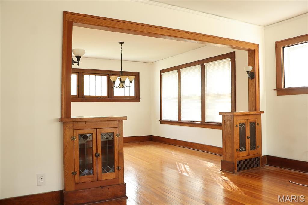 335 St Louis Avenue Property Photo 6