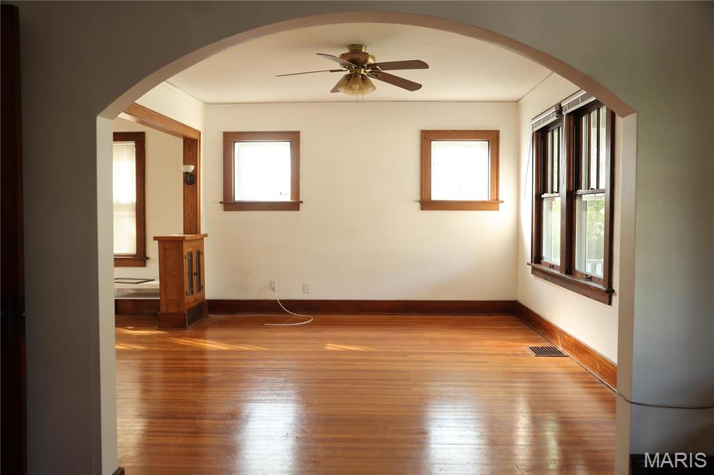 335 St Louis Avenue Property Photo 11