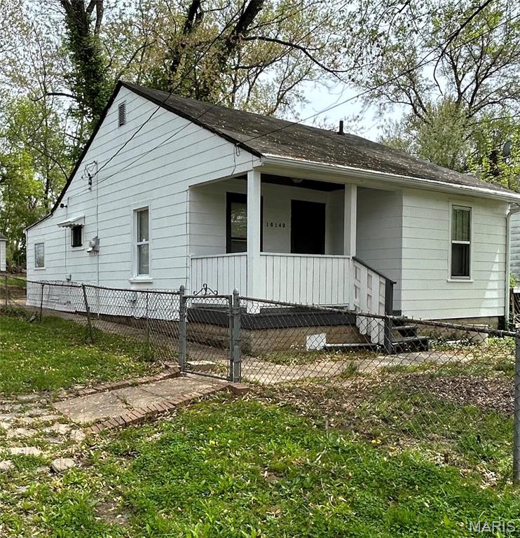 10140 Mayfair Drive Property Photo 4