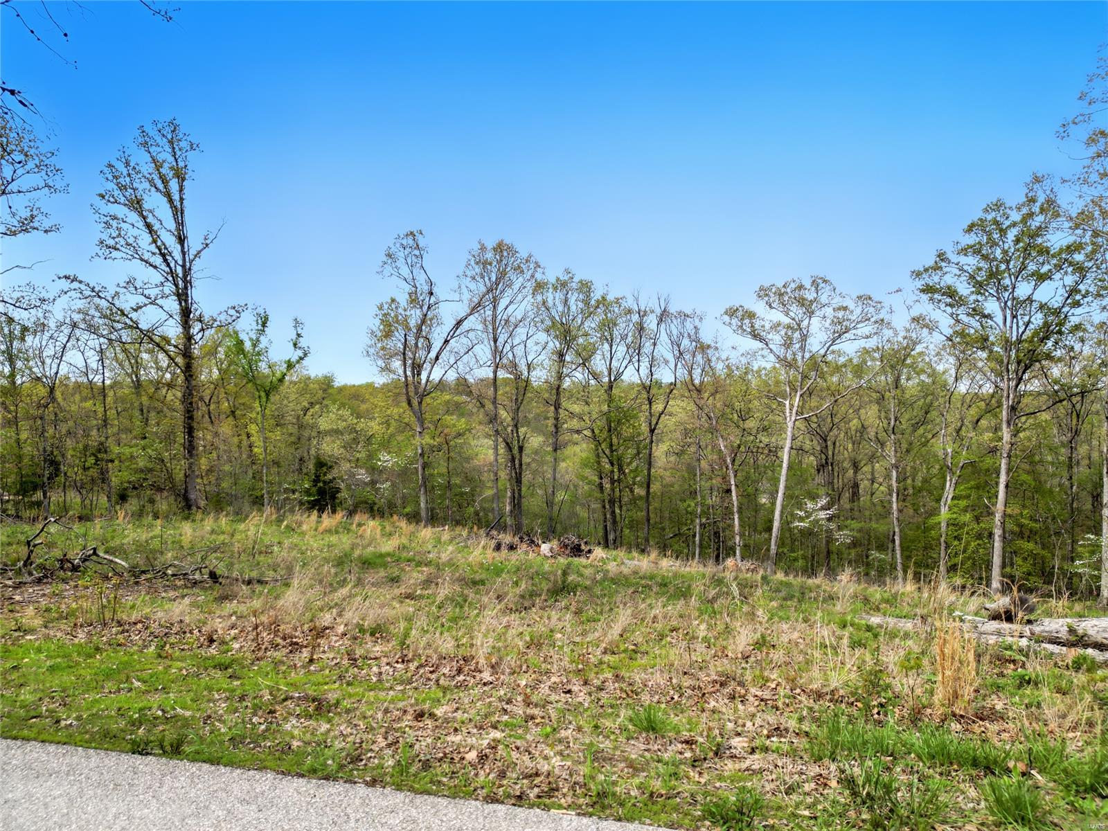 565 Huntington Trails Drive Property Photo