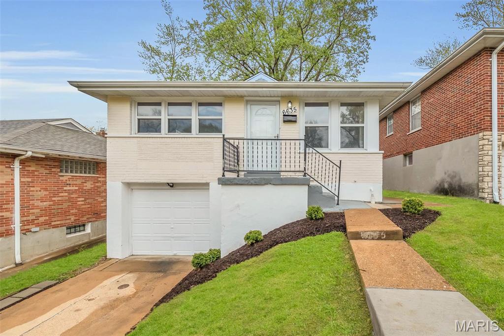 6635 Donald Street Property Photo 1