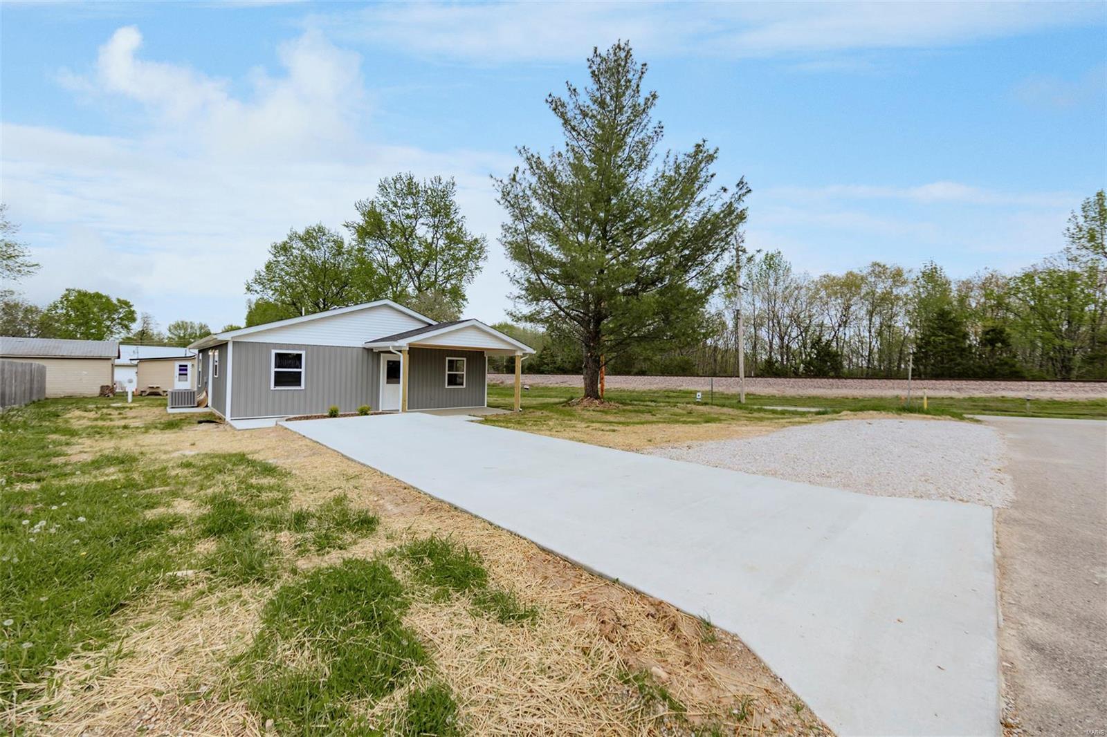 100 Huff Street Property Photo