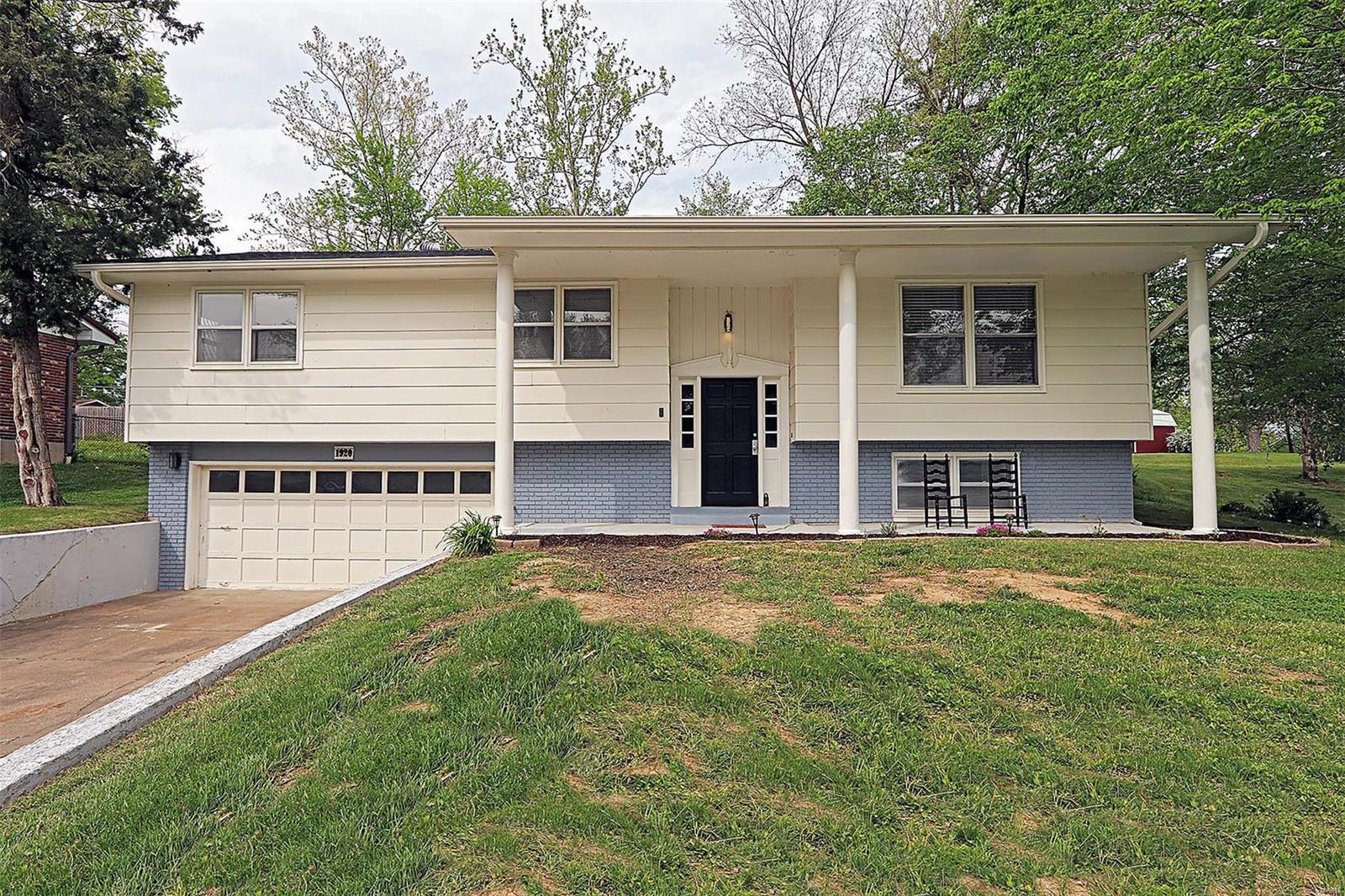 1920 E Weissinger Lane Property Photo